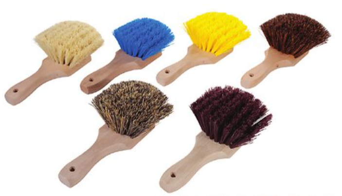 Magnolia Brush 40 | Short Handle Palmyra Fender Wash Brush